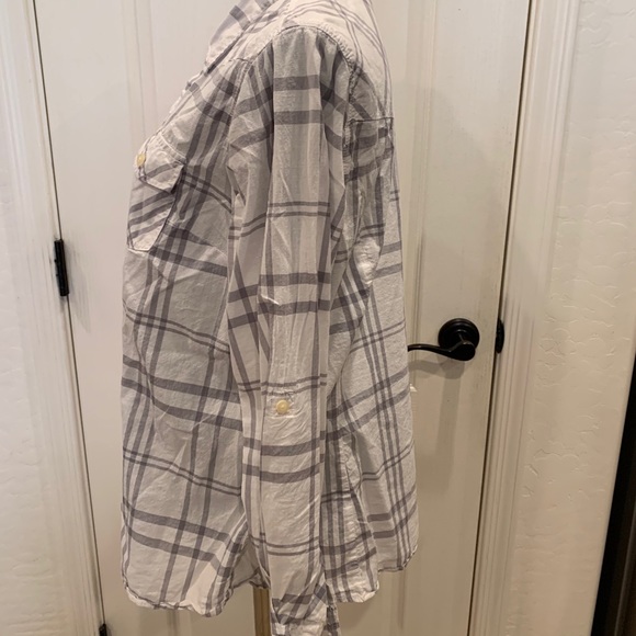 Torrid white gray long sleeve blouse S: 0 - Picture 4 of 6